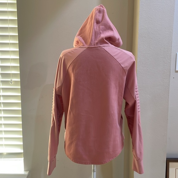 Puma hoodie keep you dry - Picture 4 of 9